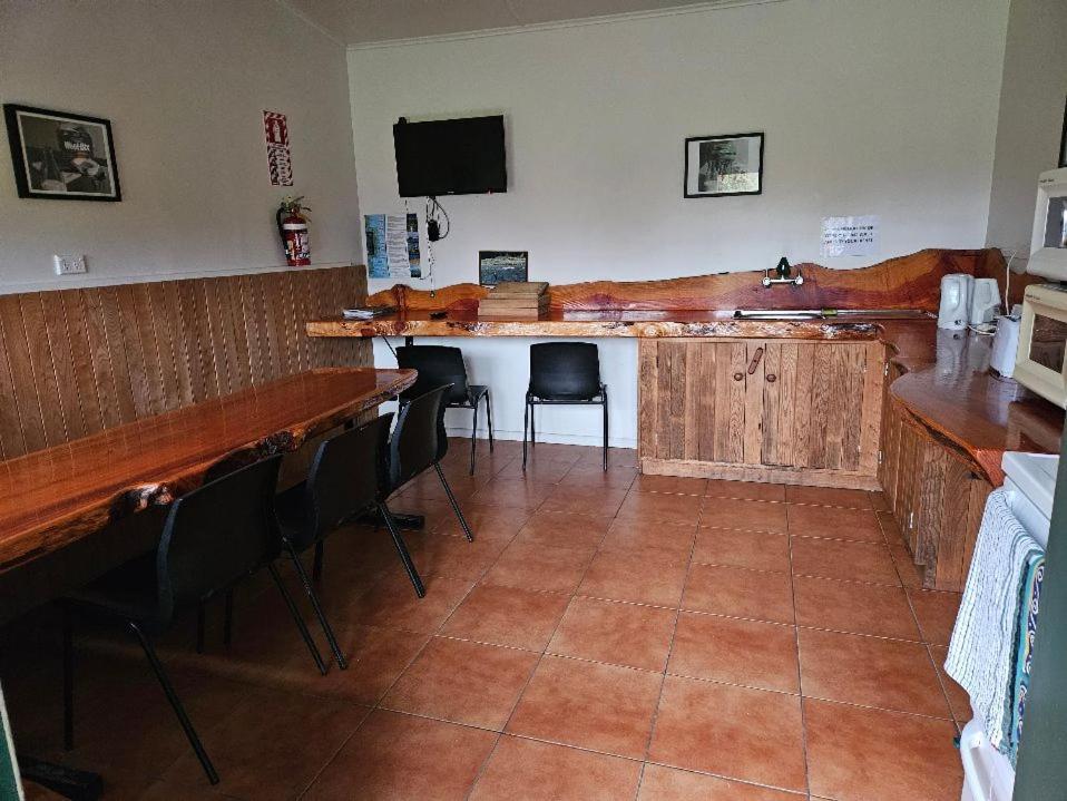 Kiwi Park Motels Murchison Habitación foto
